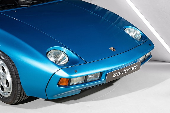 Porsche 928 9 of 30