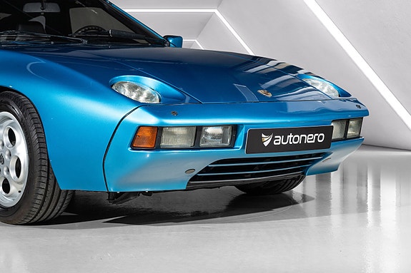 Porsche 928 7 of 30
