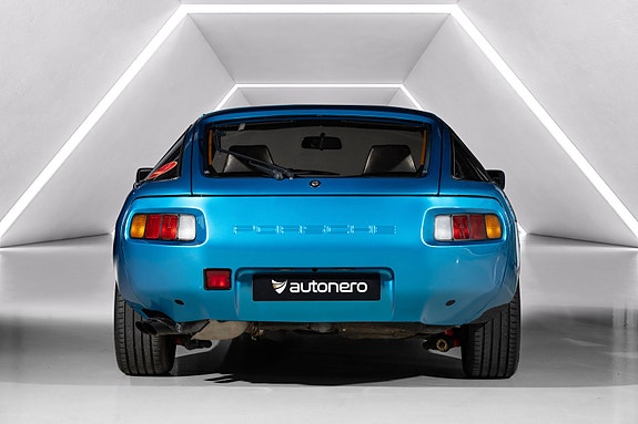 Porsche 928 4 of 30