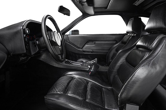 Porsche 928 18 of 30