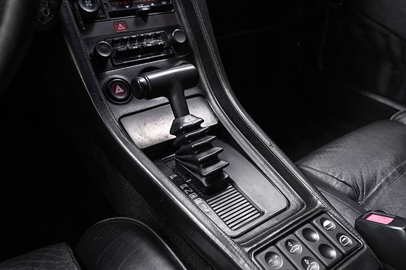 Porsche 928 22 of 30