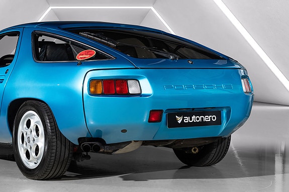 Porsche 928 8 of 30