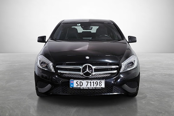 Mercedes-Benz A200 3 of 5