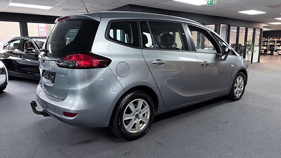 Opel Zafira Tourer 4 of 13