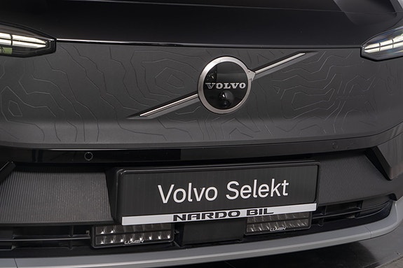 Volvo EX30 CC 3 of 5