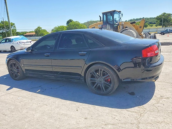 Audi S8 4 of 5