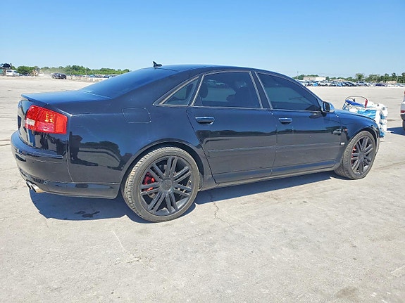 Audi S8 5 of 5