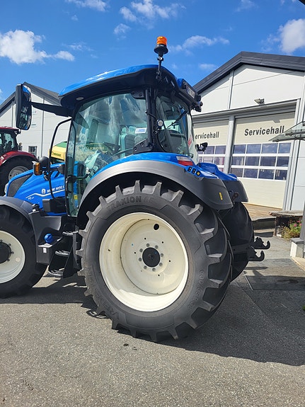 New Holland T5.140 AC - trinnløs m/Eksosbrems 3 of 8