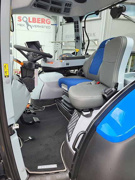 New Holland T5.140 AC - trinnløs m/Eksosbrems 6 of 8