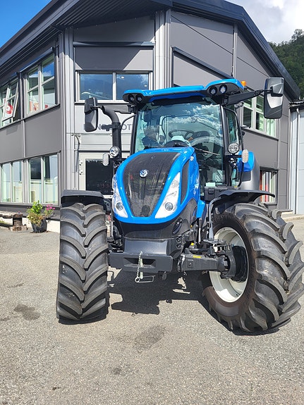 New Holland T5.140 AC - trinnløs m/Eksosbrems 2 of 8
