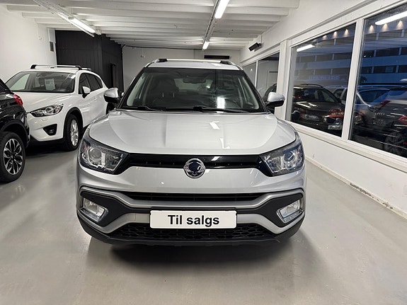 SsangYong Tivoli 2 of 5