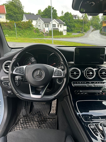 Mercedes-Benz GLC350 e 14 of 15