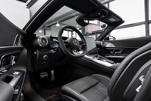 Mercedes-Benz SL63 10 of 30