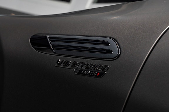 Mercedes-Benz SL63 28 of 30