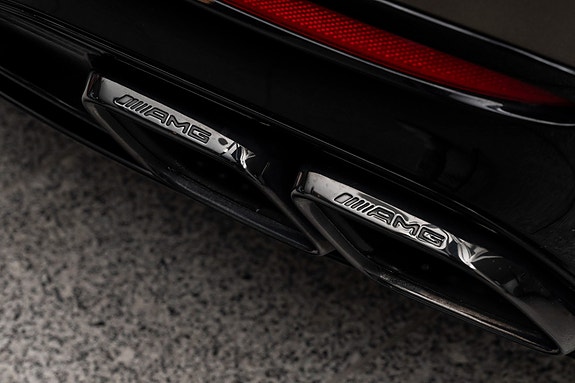 Mercedes-Benz SL63 27 of 30