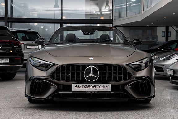 Mercedes-Benz SL63 3 of 5