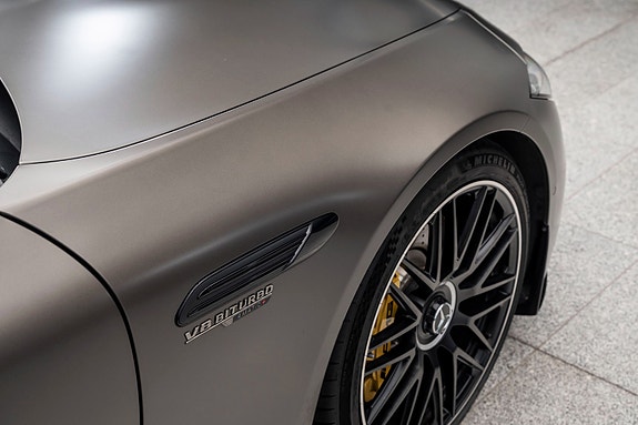 Mercedes-Benz SL63 30 of 30