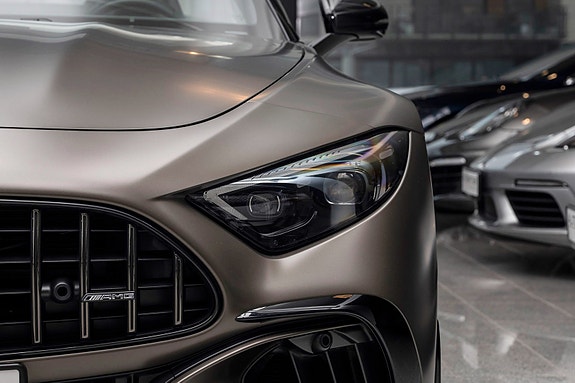 Mercedes-Benz SL63 9 of 30