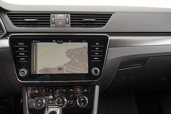 Skoda Superb 16 of 30