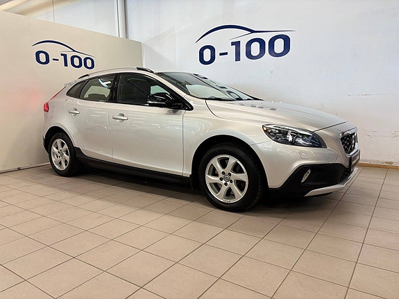 Volvo V40 Cross Country 3 of 5