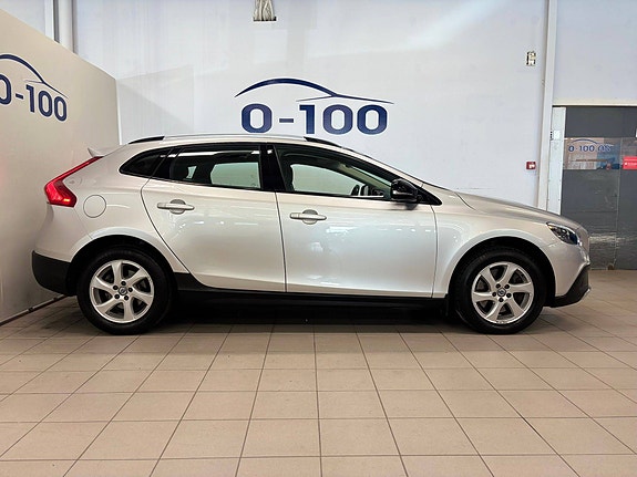 Volvo V40 Cross Country 5 of 5
