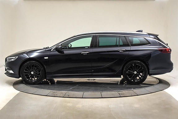 Opel Insignia 2 of 5