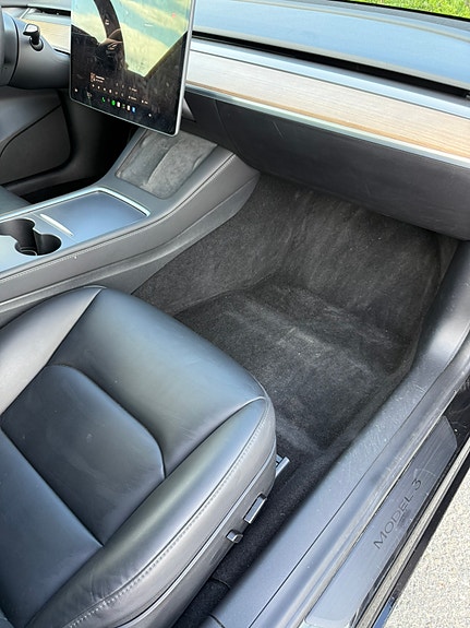 Tesla Model 3 4 of 5