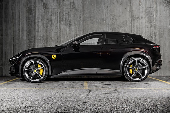 Ferrari Purosangue 2 of 5