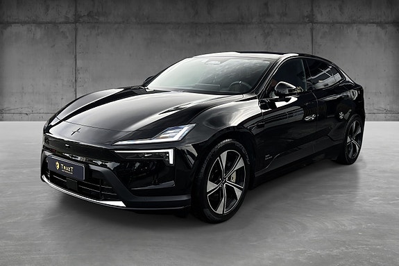 Polestar 4 2 of 5