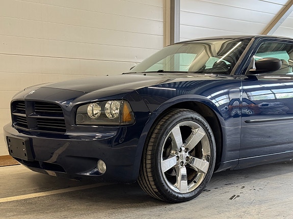 Dodge Charger 3 of 5