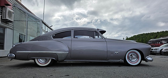 Oldsmobile Custom 24 of 30