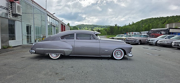 Oldsmobile Custom 25 of 30