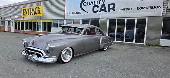 Oldsmobile Custom 7 of 30