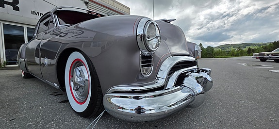Oldsmobile Custom 30 of 30