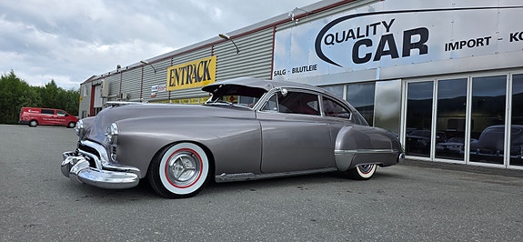 Oldsmobile Custom 8 of 30