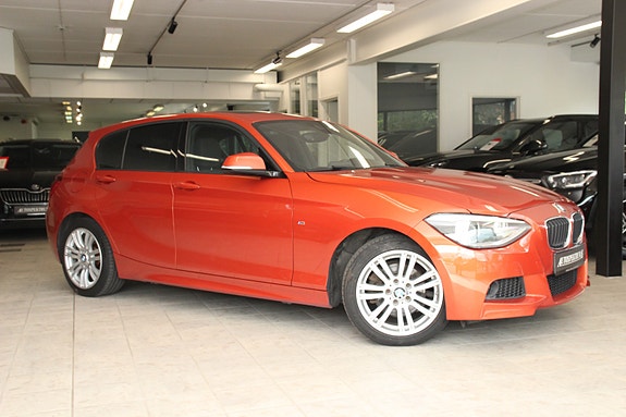 BMW 118i 2 of 5