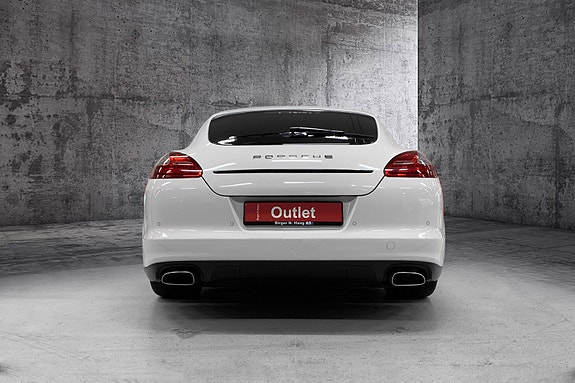 Porsche Panamera 3 of 5