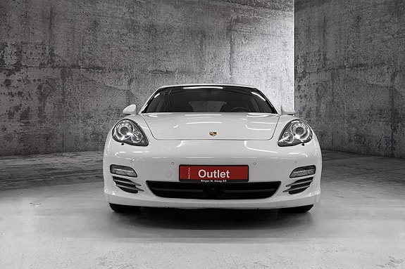 Porsche Panamera 2 of 5