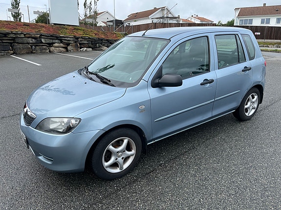 Mazda 2 12 of 15