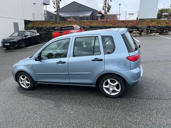 Mazda 2 11 of 15