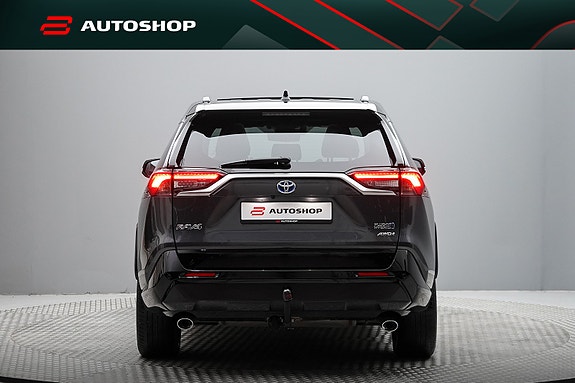 Toyota RAV4 Plug-in Hybrid 5 of 5