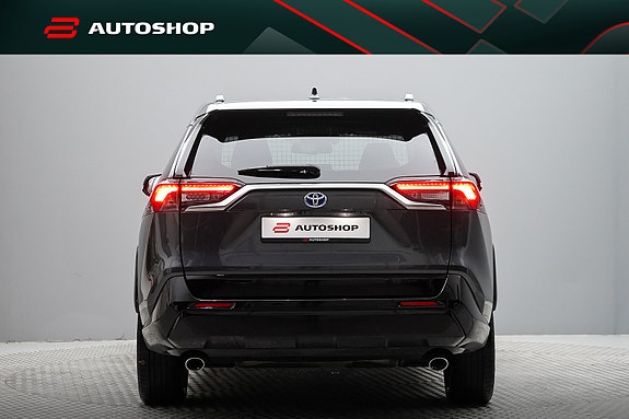 Toyota RAV4 Plug-in Hybrid 5 of 5