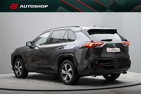 Toyota RAV4 Plug-in Hybrid 4 of 5