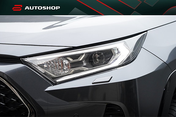 Toyota RAV4 Plug-in Hybrid 12 of 30