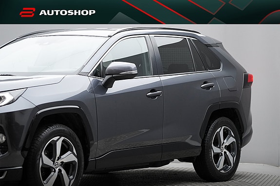 Toyota RAV4 Plug-in Hybrid 11 of 30