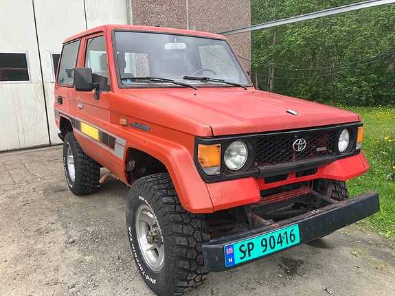 Toyota Land Cruiser 3 of 13