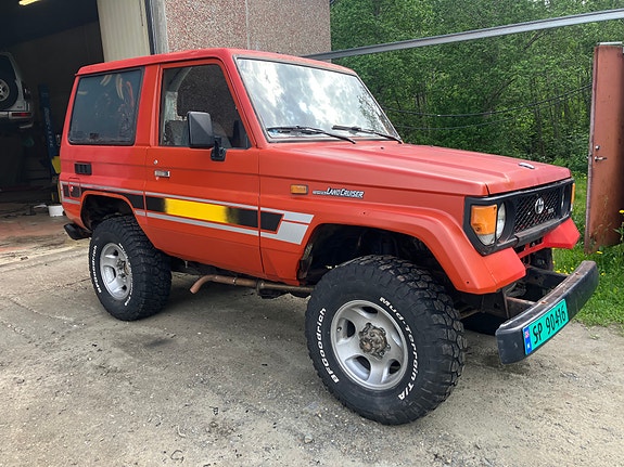 Toyota Land Cruiser 13 of 13