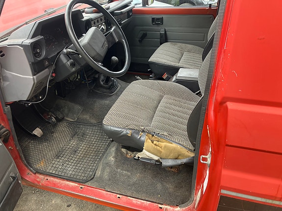 Toyota Land Cruiser 11 of 13