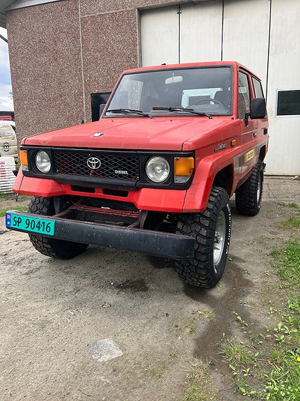 Toyota Land Cruiser 5 of 13