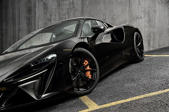 McLaren Artura 16 of 30